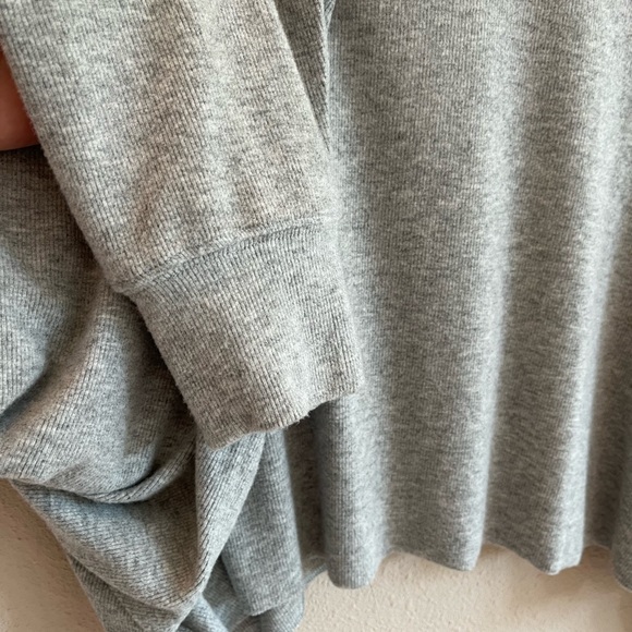 Nia Long Sleeve Batwing Midriff Crop Top in Heather Grey - Picture 6 of 10